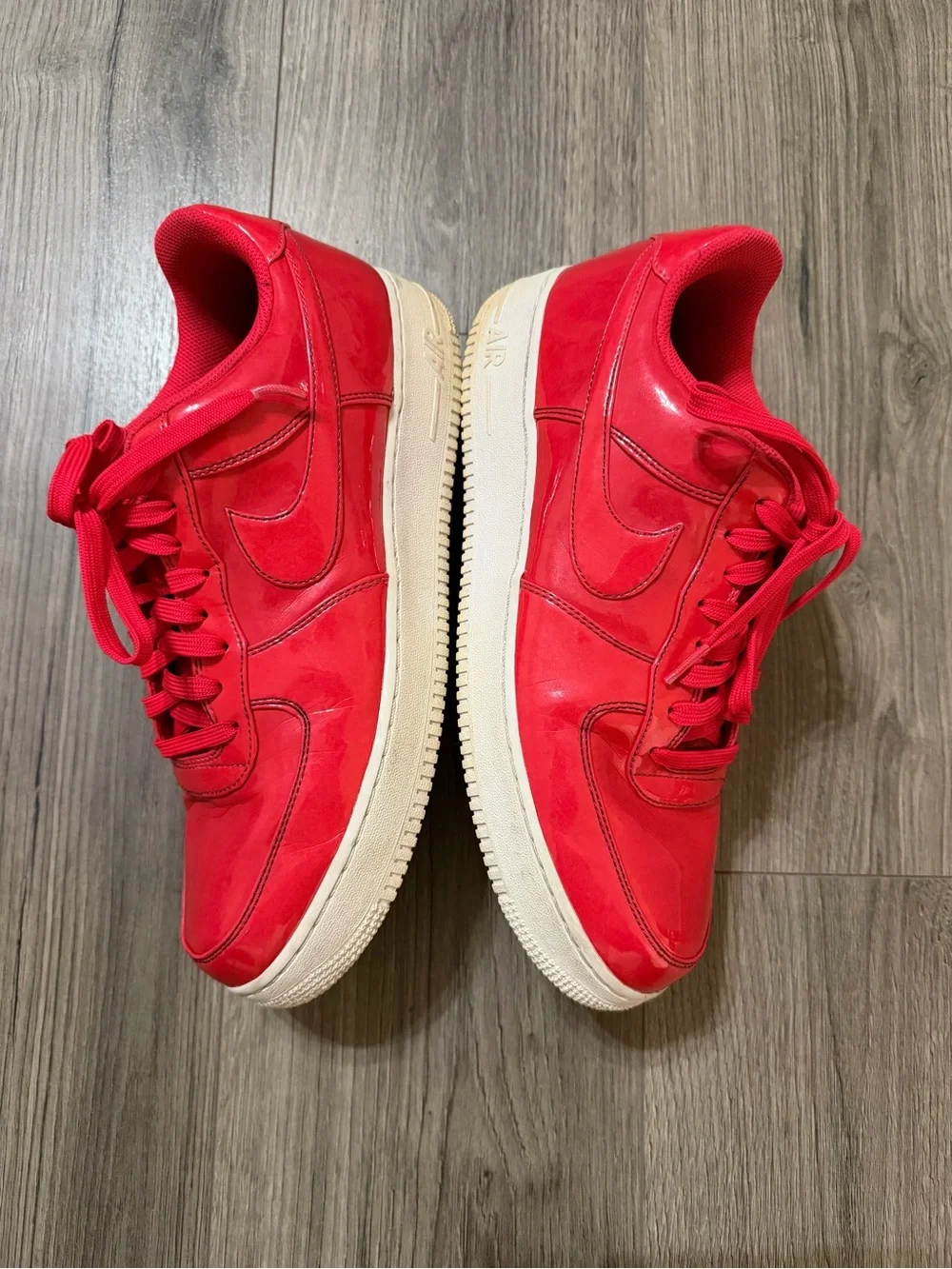 Nike Men's Red Low-Top Sneakers
